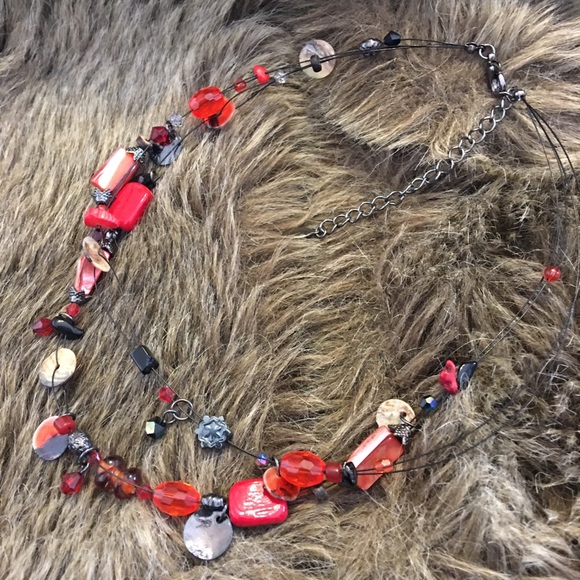 Red tones mixed material beaded fish line necklace - Picture 6 of 8
